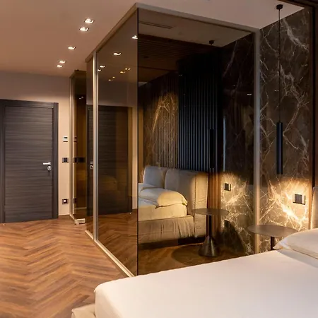 Luci Su Cavour 4*