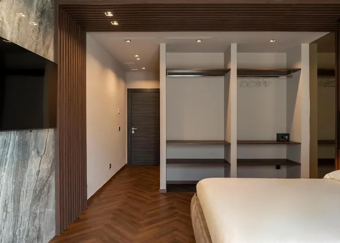 Luci Su Cavour 4* Bari