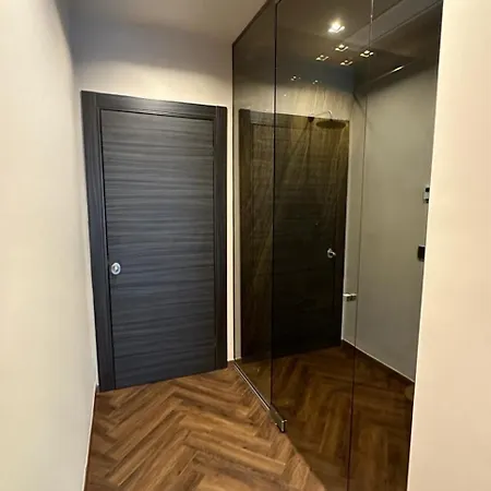Luci Su Cavour 4* باري